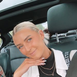 Meet your Posher, Camilla